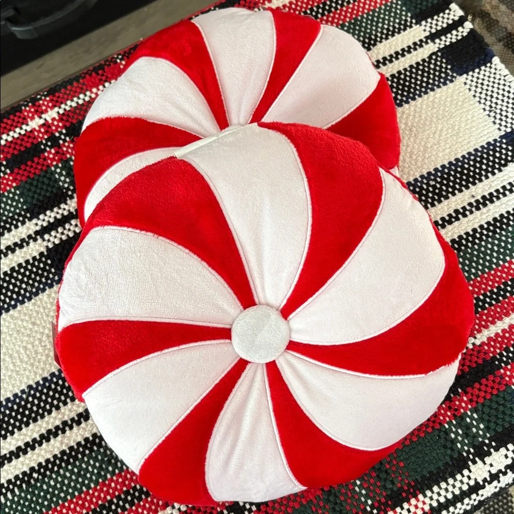🆕HOLIDAY HOME ‘Peppermint Candy’ Plush Throw Pillows, Bundle Of 2
